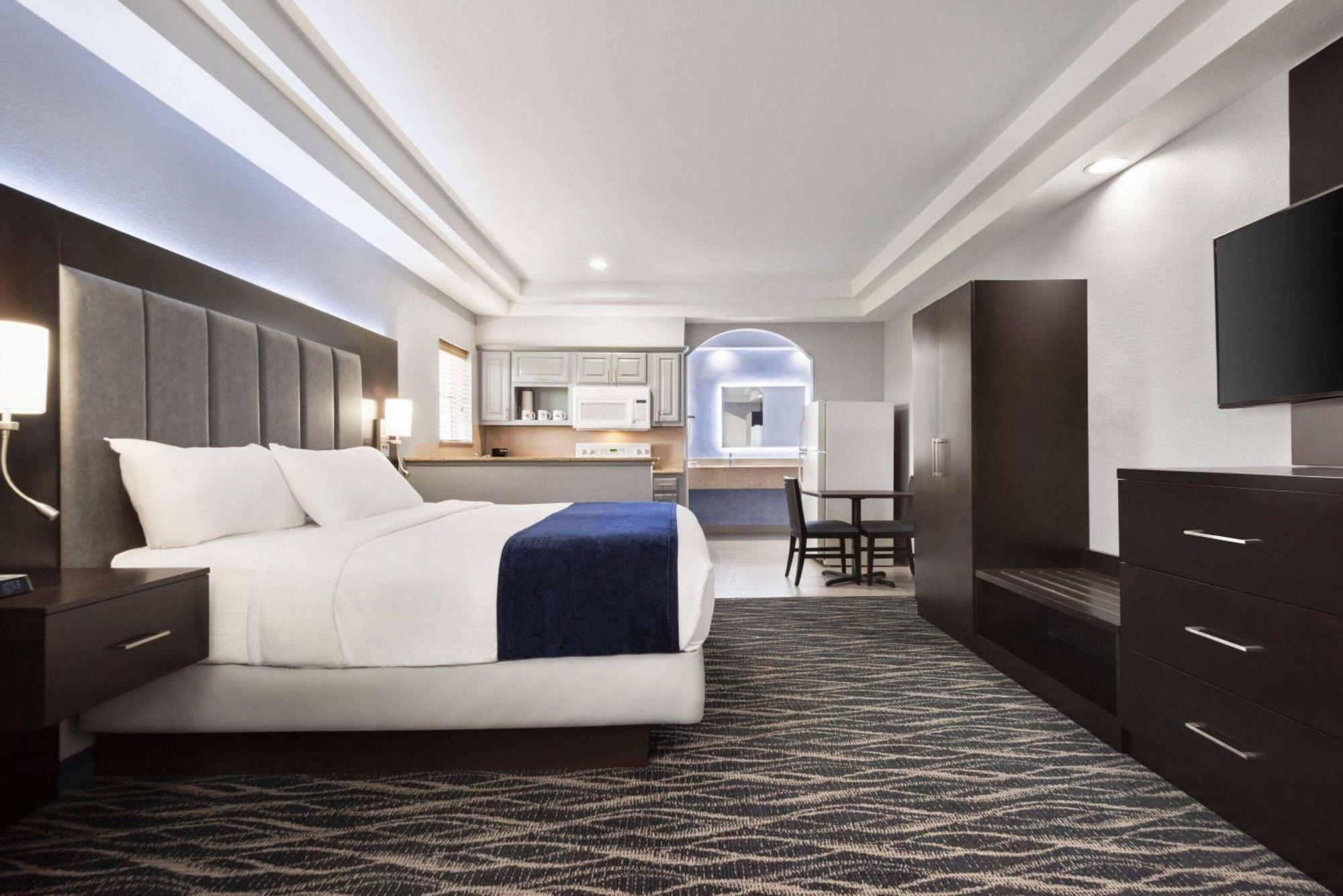 Days Inn & Suites By Wyndham Houston Hobby Airport Kültér fotó