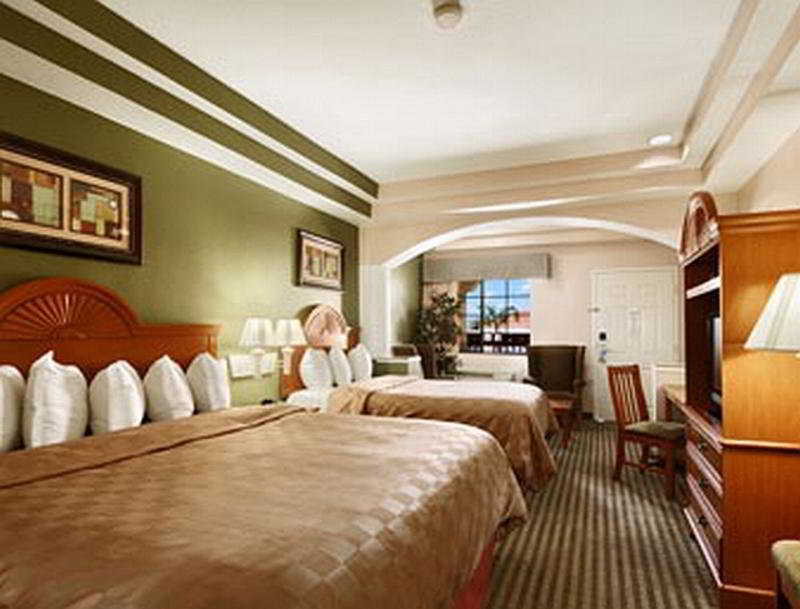 Days Inn & Suites By Wyndham Houston Hobby Airport Szoba fotó
